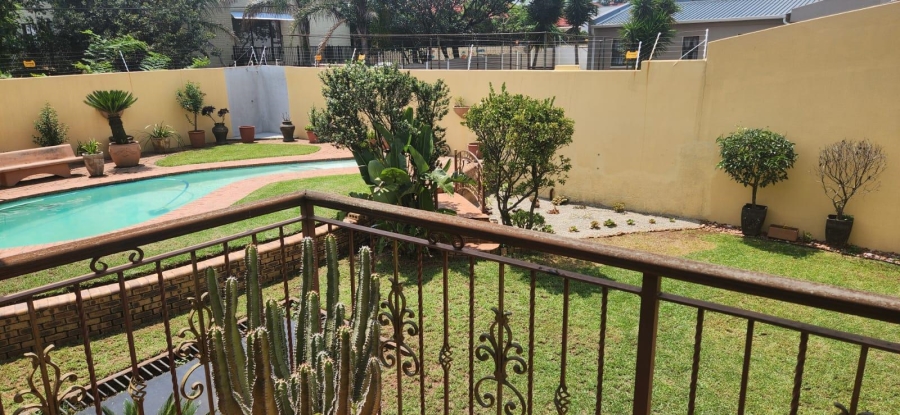 4 Bedroom Property for Sale in Linmeyer Gauteng