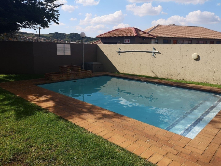 2 Bedroom Property for Sale in Meyersdal Gauteng