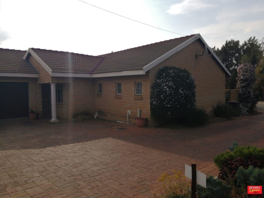 3 Bedroom Property for Sale in Thatchfield Estate Gauteng