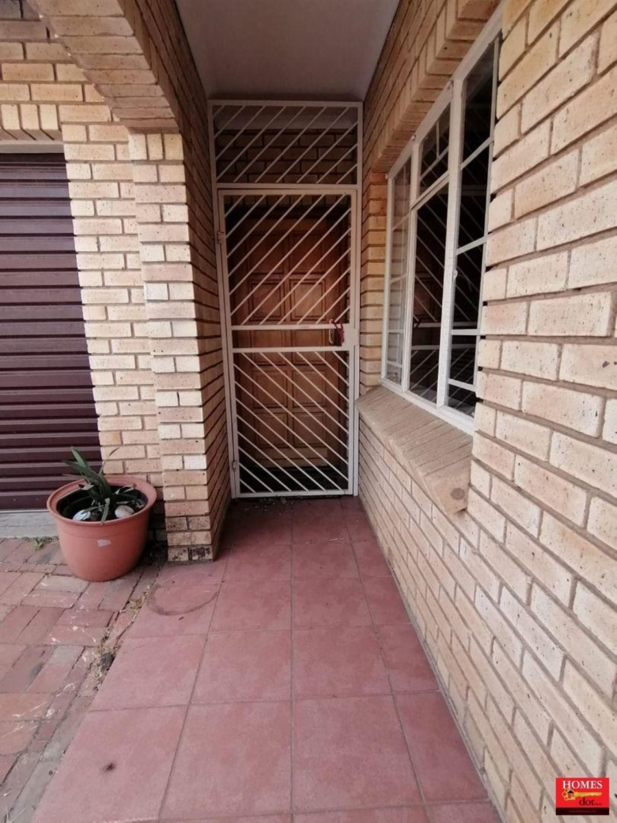 3 Bedroom Property for Sale in Thatchfield Estate Gauteng