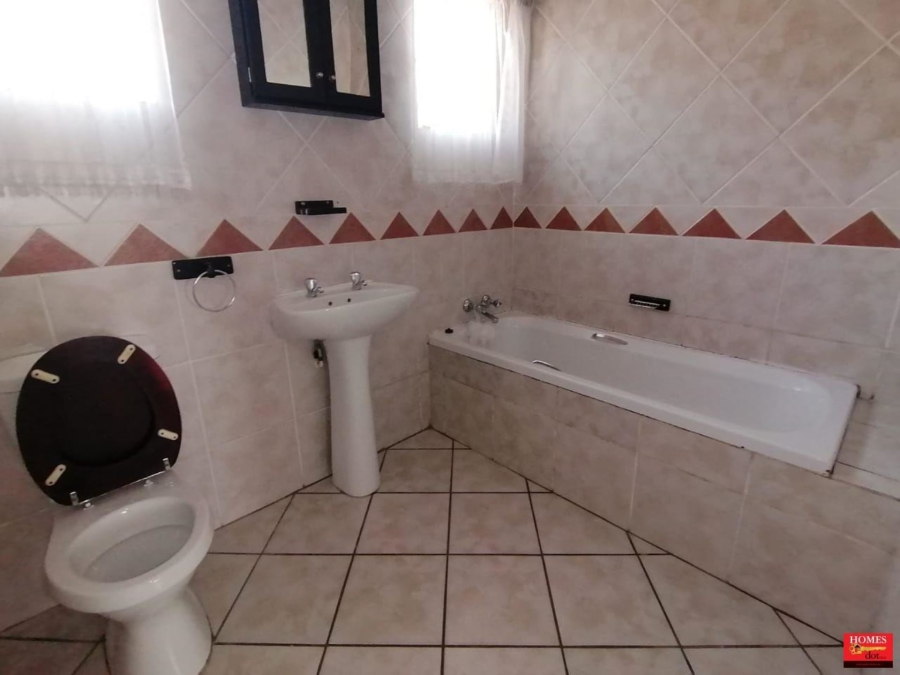 3 Bedroom Property for Sale in Thatchfield Estate Gauteng
