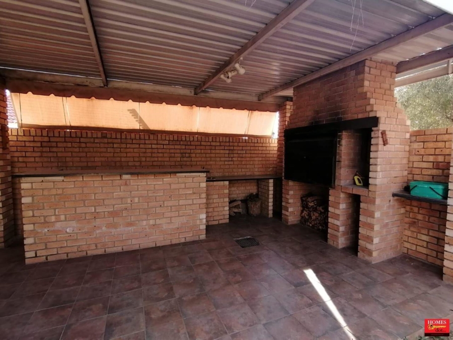 3 Bedroom Property for Sale in Thatchfield Estate Gauteng