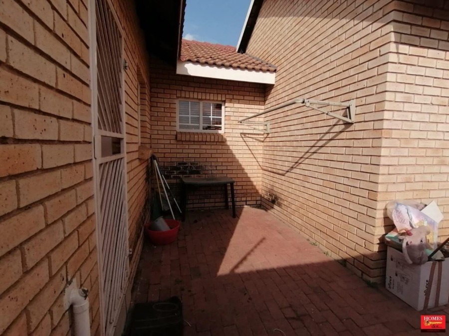 3 Bedroom Property for Sale in Thatchfield Estate Gauteng