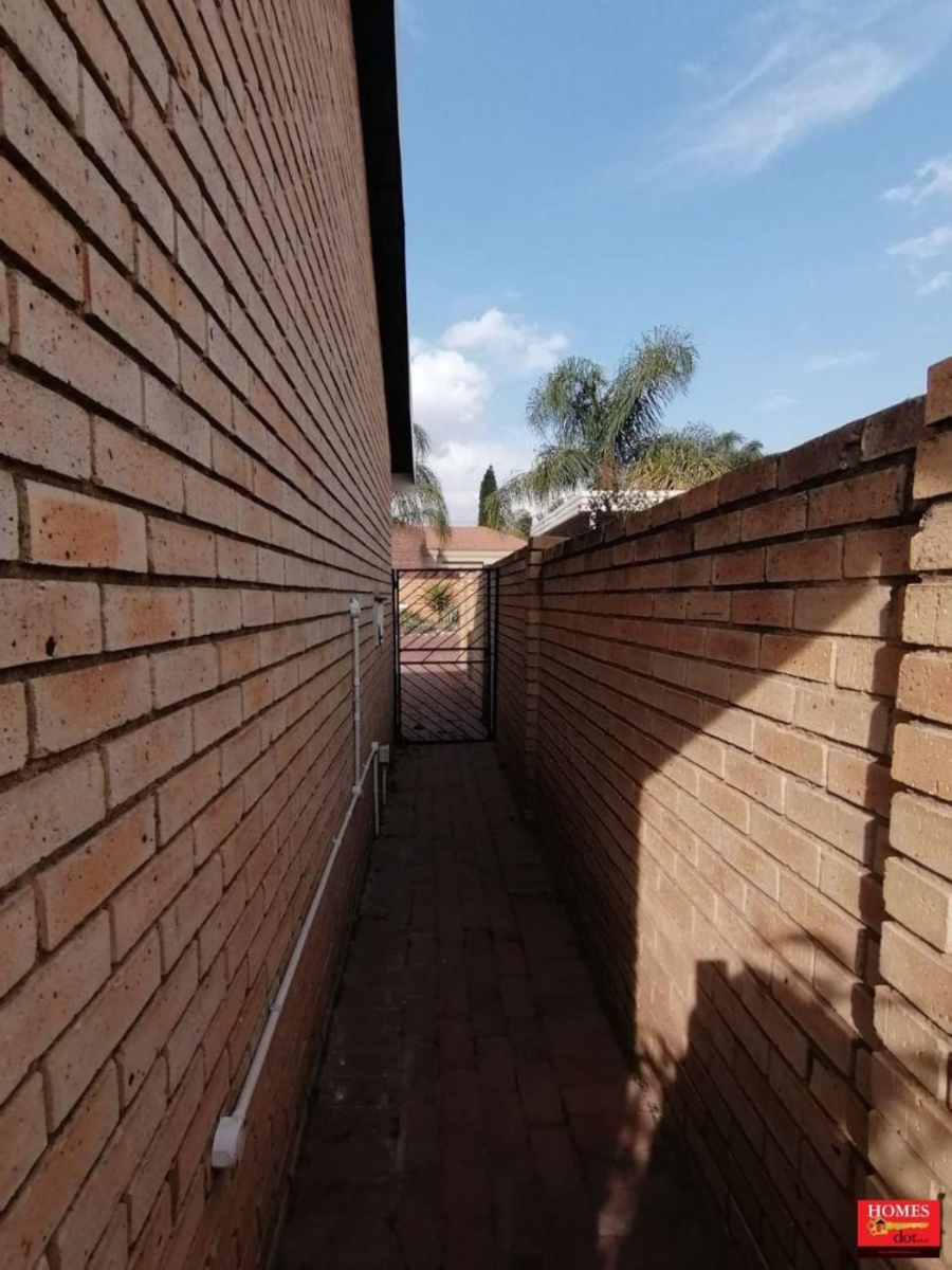 3 Bedroom Property for Sale in Thatchfield Estate Gauteng