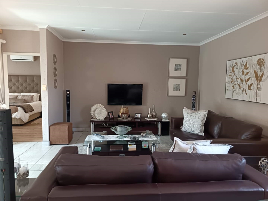 2 Bedroom Property for Sale in New Redruth Gauteng
