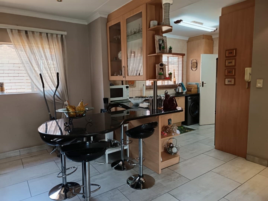2 Bedroom Property for Sale in New Redruth Gauteng