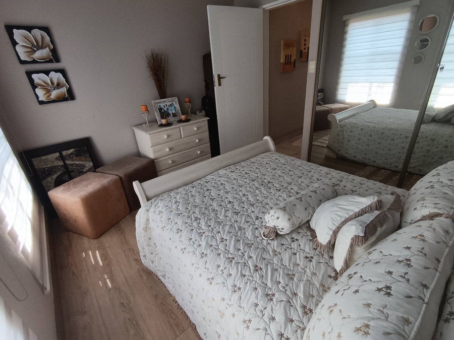 2 Bedroom Property for Sale in New Redruth Gauteng