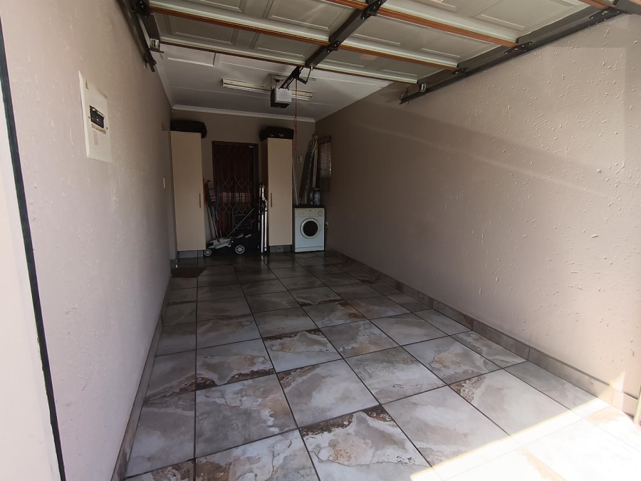 2 Bedroom Property for Sale in New Redruth Gauteng