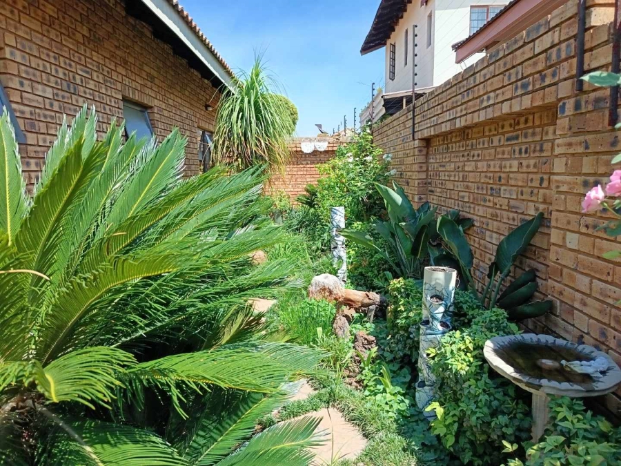 3 Bedroom Property for Sale in New Redruth Gauteng
