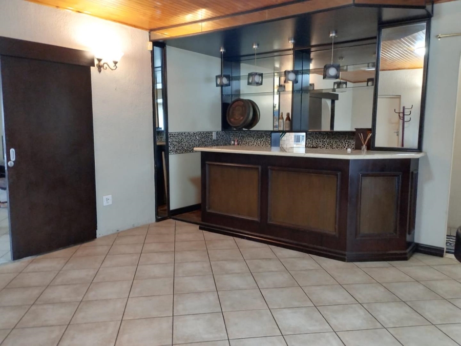 4 Bedroom Property for Sale in Verwoerdpark Gauteng