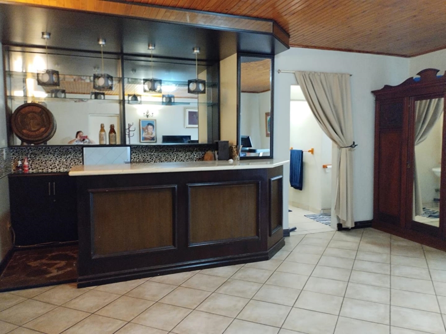 4 Bedroom Property for Sale in Verwoerdpark Gauteng