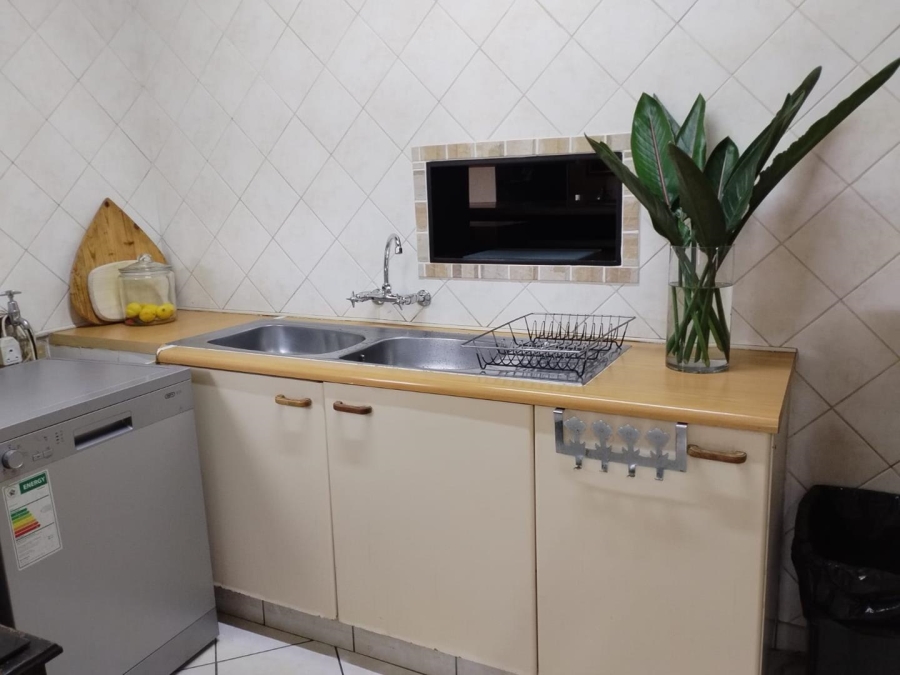 4 Bedroom Property for Sale in Verwoerdpark Gauteng