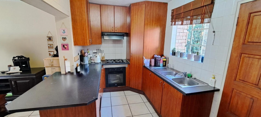 To Let 3 Bedroom Property for Rent in Bellairspark Gauteng