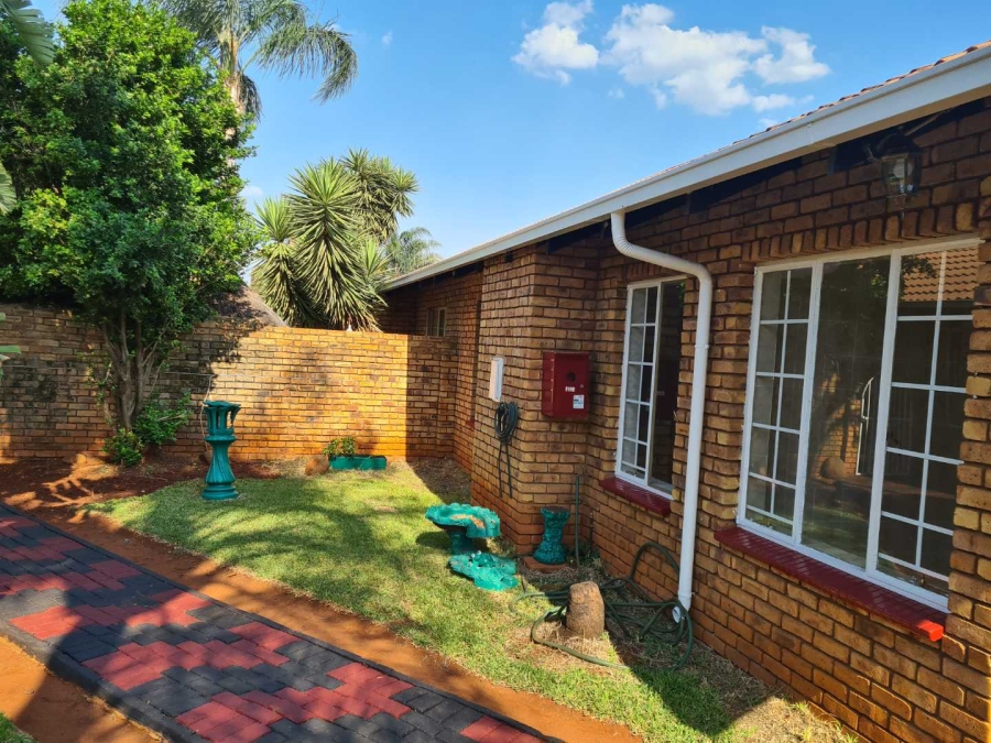 To Let 2 Bedroom Property for Rent in Hesteapark Gauteng