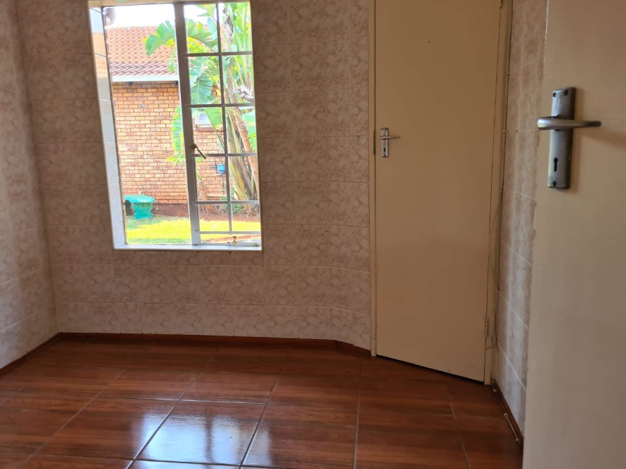 To Let 2 Bedroom Property for Rent in Hesteapark Gauteng