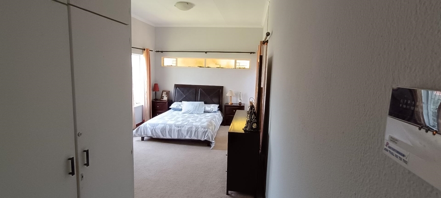 6 Bedroom Property for Sale in Norkem Park Gauteng