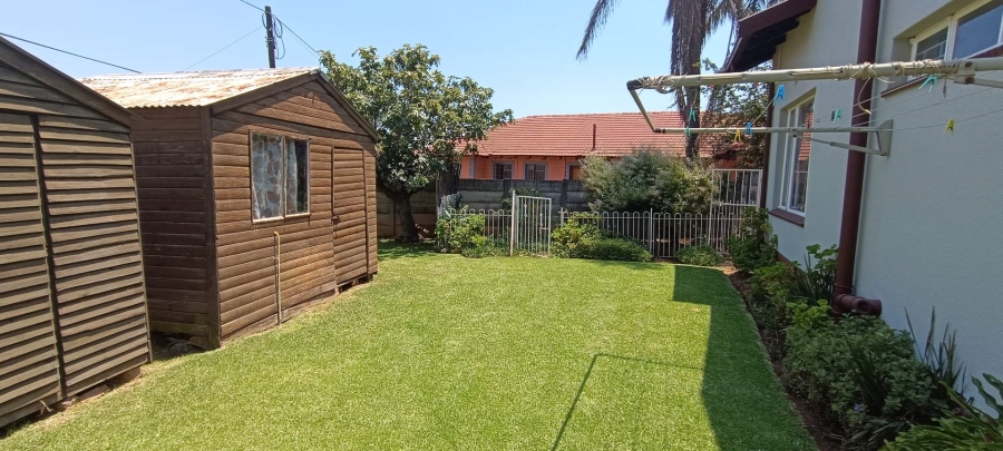 6 Bedroom Property for Sale in Norkem Park Gauteng