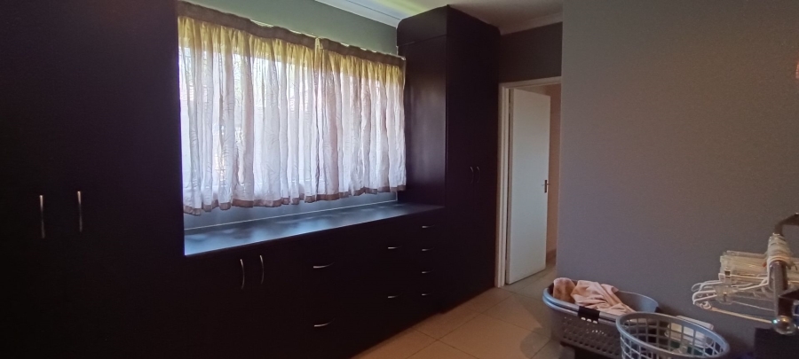 6 Bedroom Property for Sale in Norkem Park Gauteng