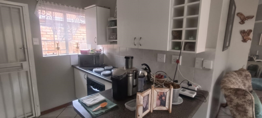 2 Bedroom Property for Sale in Hennopspark Gauteng