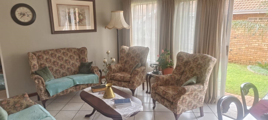 2 Bedroom Property for Sale in Hennopspark Gauteng