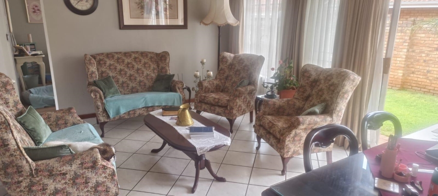 2 Bedroom Property for Sale in Hennopspark Gauteng
