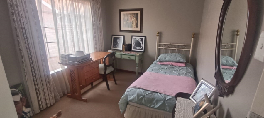 2 Bedroom Property for Sale in Hennopspark Gauteng