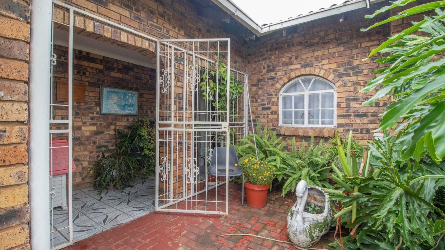 4 Bedroom Property for Sale in Bakerton Gauteng