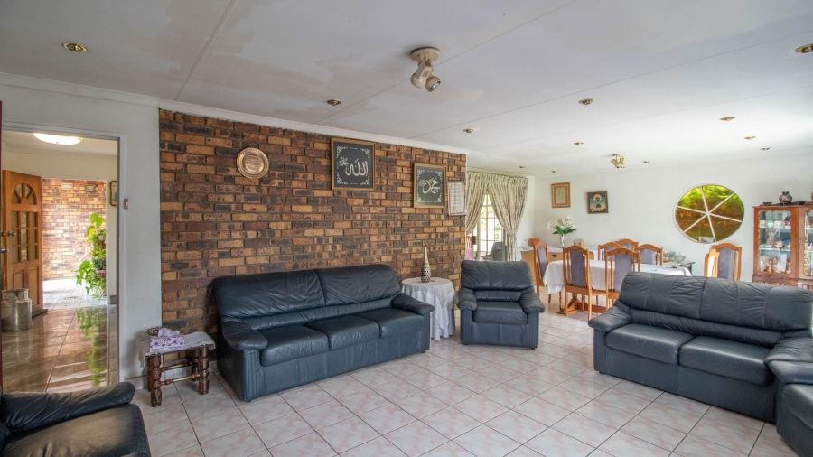 4 Bedroom Property for Sale in Bakerton Gauteng