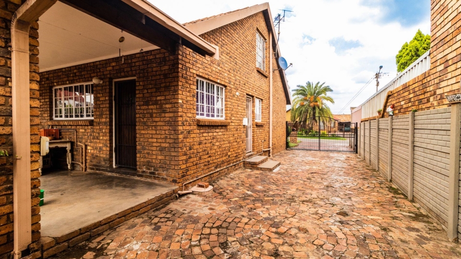 3 Bedroom Property for Sale in Bakerton Gauteng