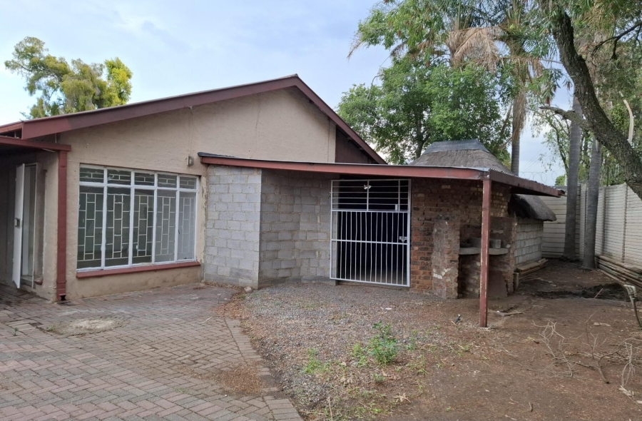 4 Bedroom Property for Sale in Booysens Gauteng