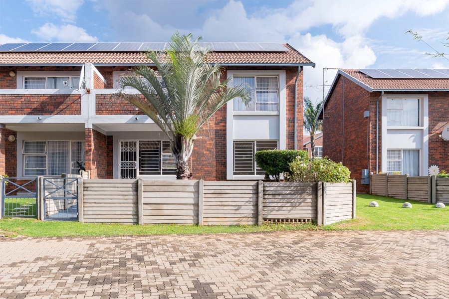 2 Bedroom Property for Sale in Glen Marais Gauteng