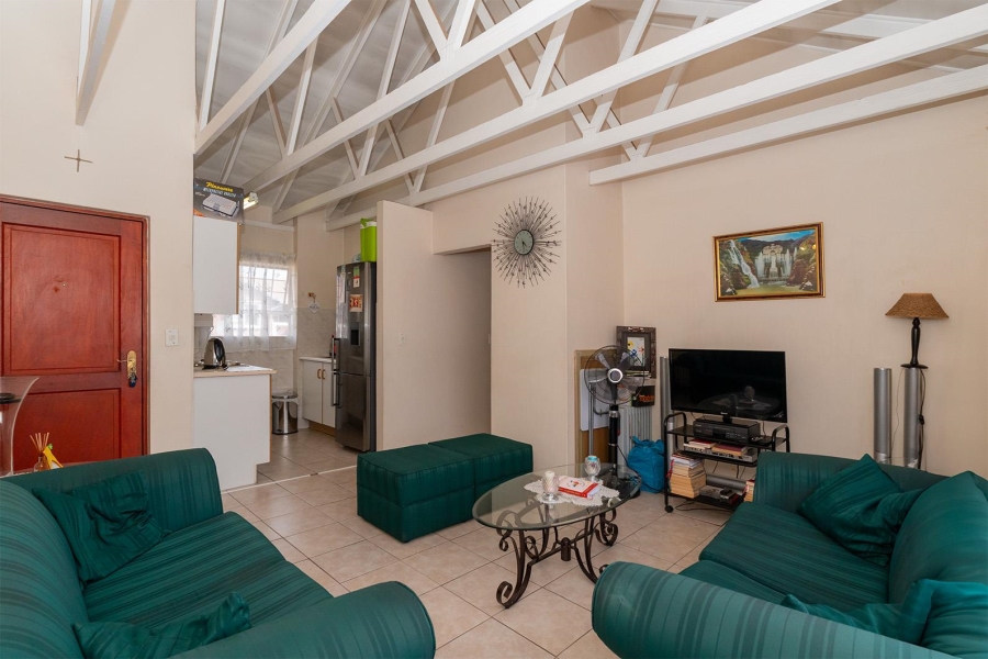 2 Bedroom Property for Sale in Glen Marais Gauteng