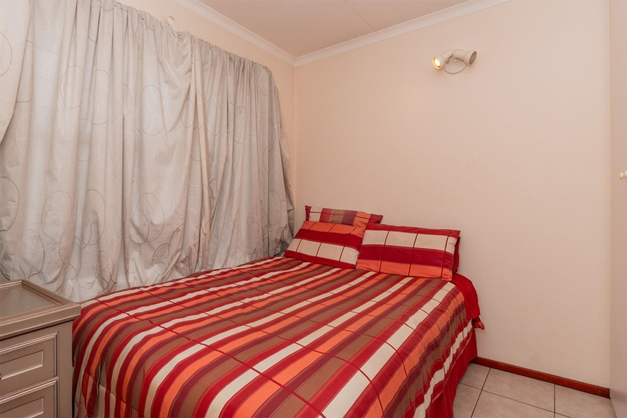 2 Bedroom Property for Sale in Glen Marais Gauteng