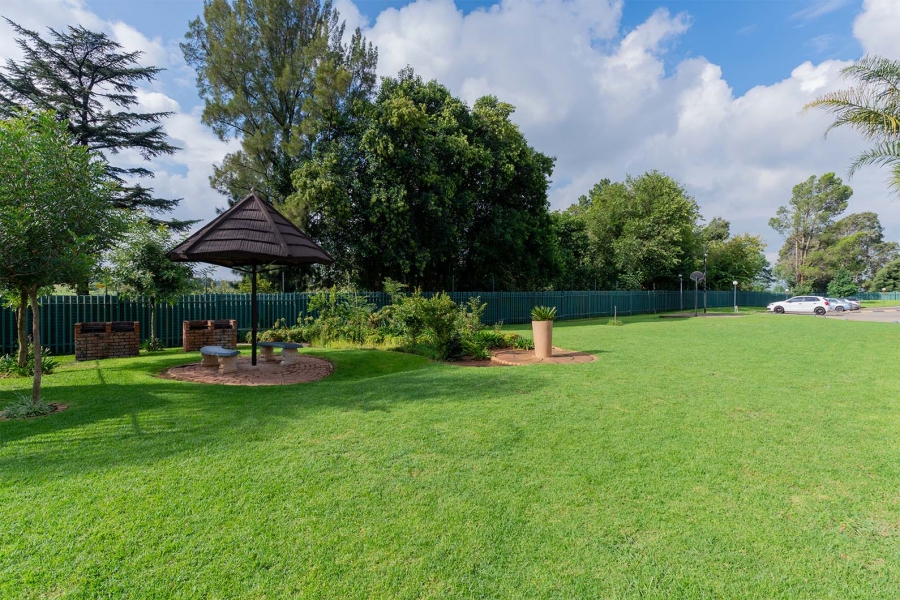 2 Bedroom Property for Sale in Glen Marais Gauteng