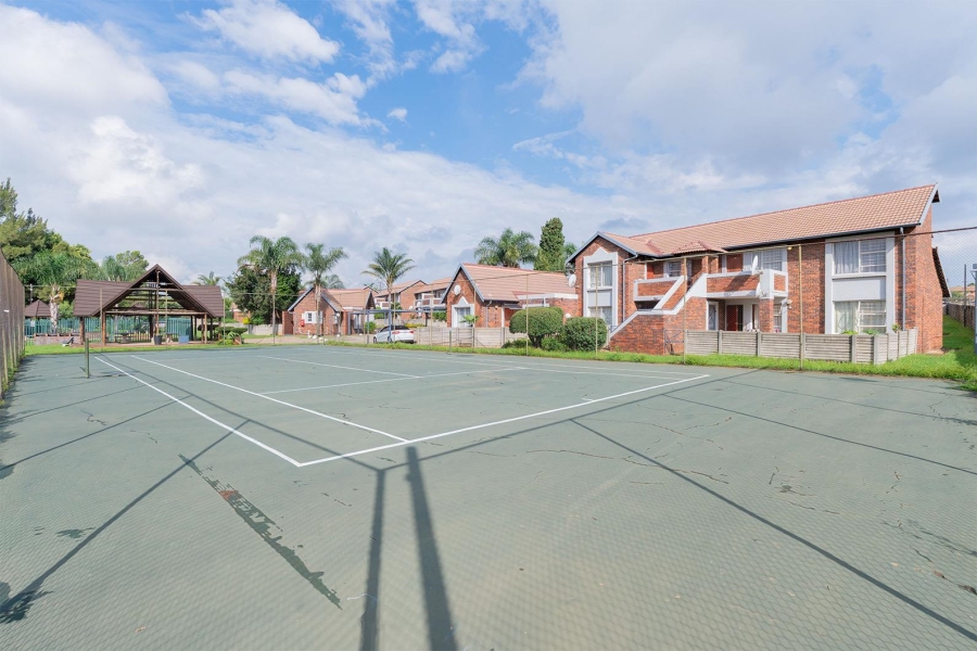 2 Bedroom Property for Sale in Glen Marais Gauteng