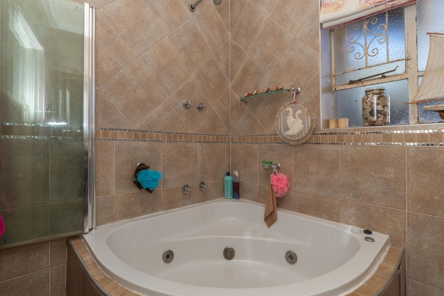 3 Bedroom Property for Sale in Birchleigh Gauteng