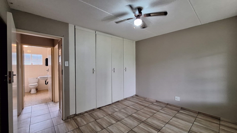 To Let 2 Bedroom Property for Rent in Northwold Gauteng