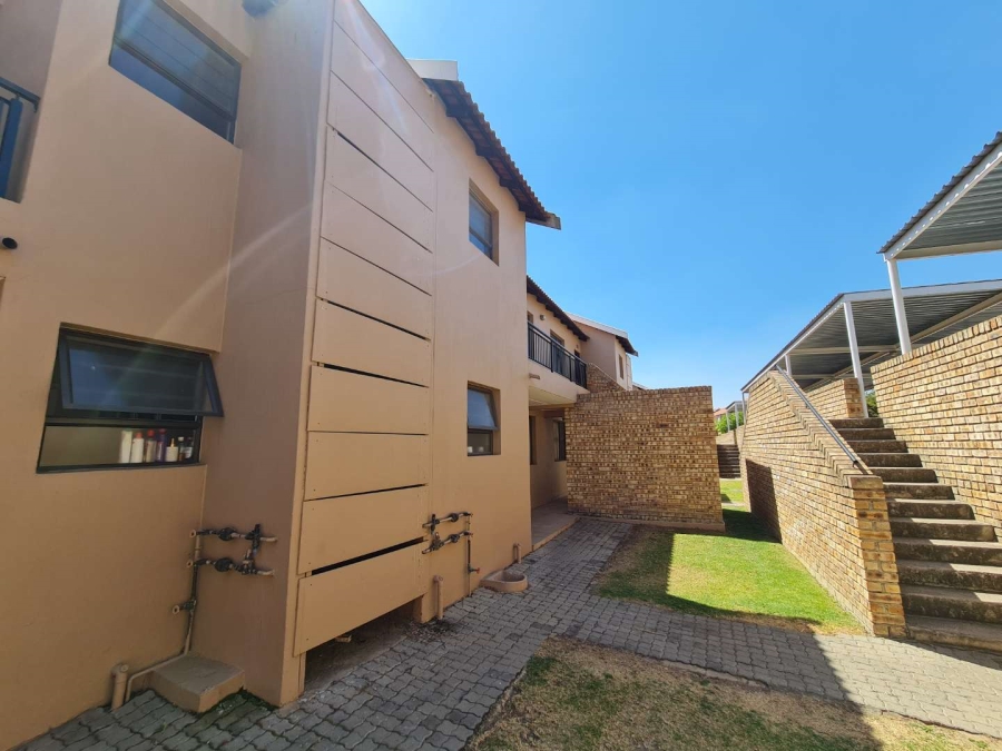 To Let 2 Bedroom Property for Rent in Noordhang Gauteng