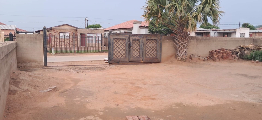 5 Bedroom Property for Sale in Morula View Gauteng