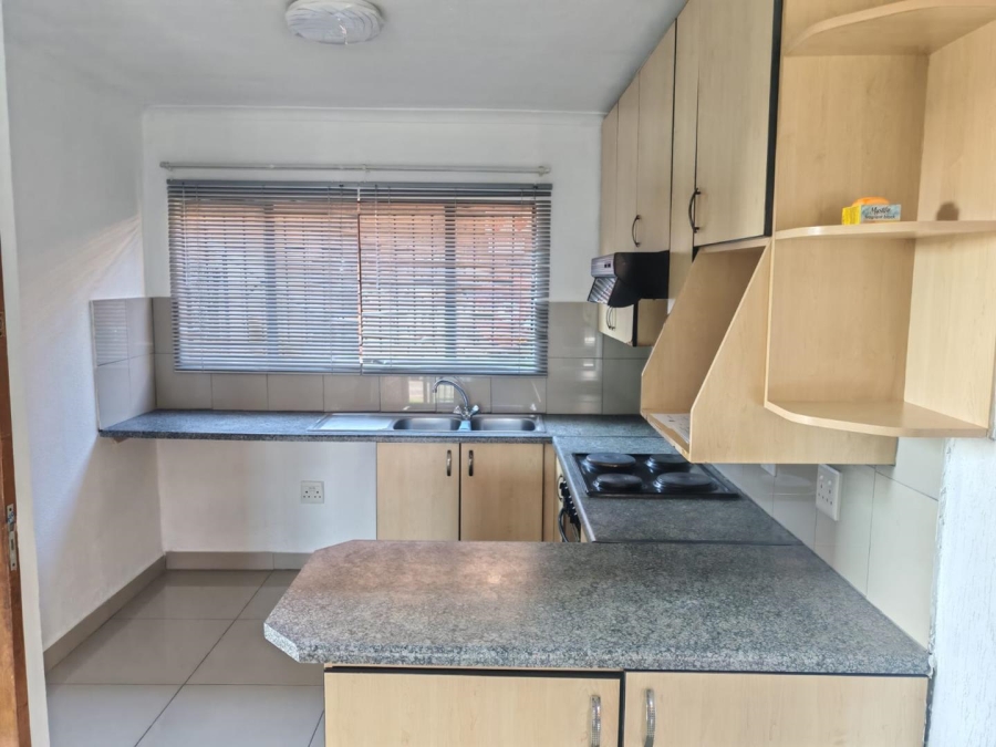 2 Bedroom Property for Sale in Edleen Gauteng