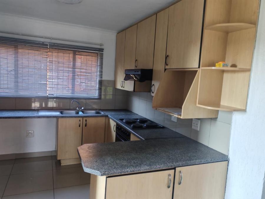 2 Bedroom Property for Sale in Edleen Gauteng