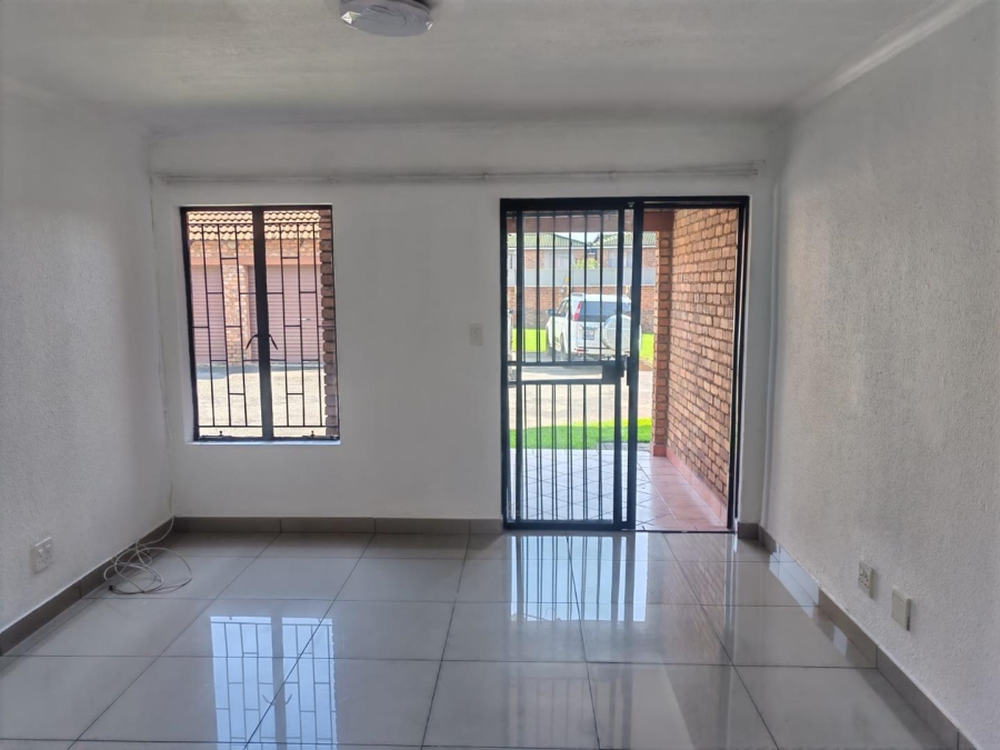 2 Bedroom Property for Sale in Edleen Gauteng