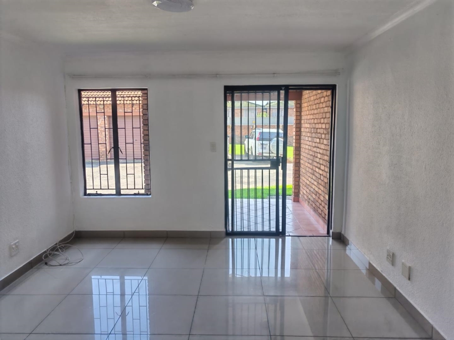 2 Bedroom Property for Sale in Edleen Gauteng