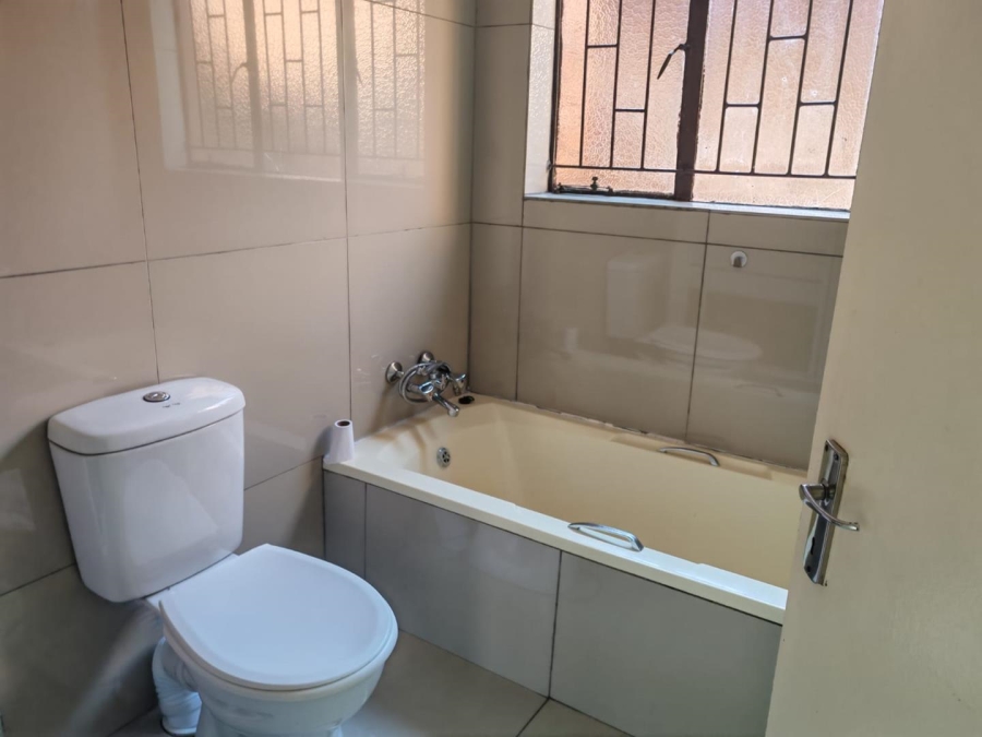 2 Bedroom Property for Sale in Edleen Gauteng