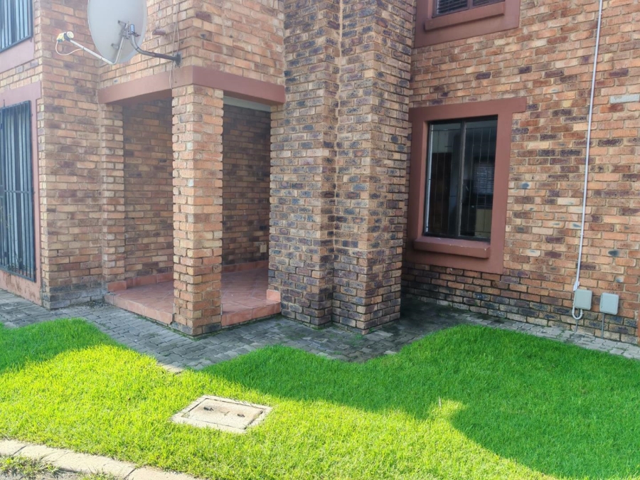 2 Bedroom Property for Sale in Edleen Gauteng