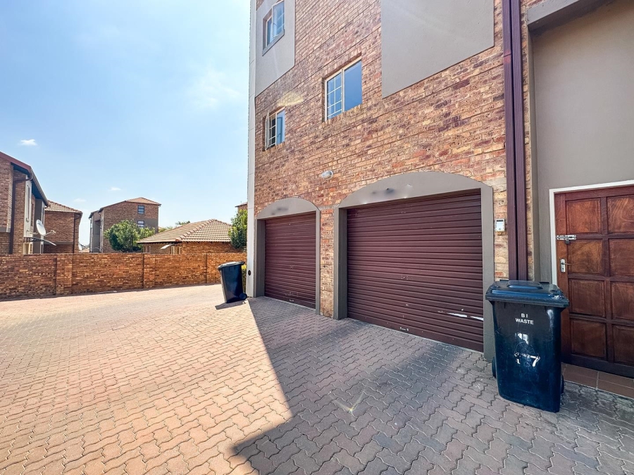 1 Bedroom Property for Sale in Tijger Valley Gauteng