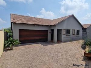 3 Bedroom Property for Sale in Rua Vista Gauteng