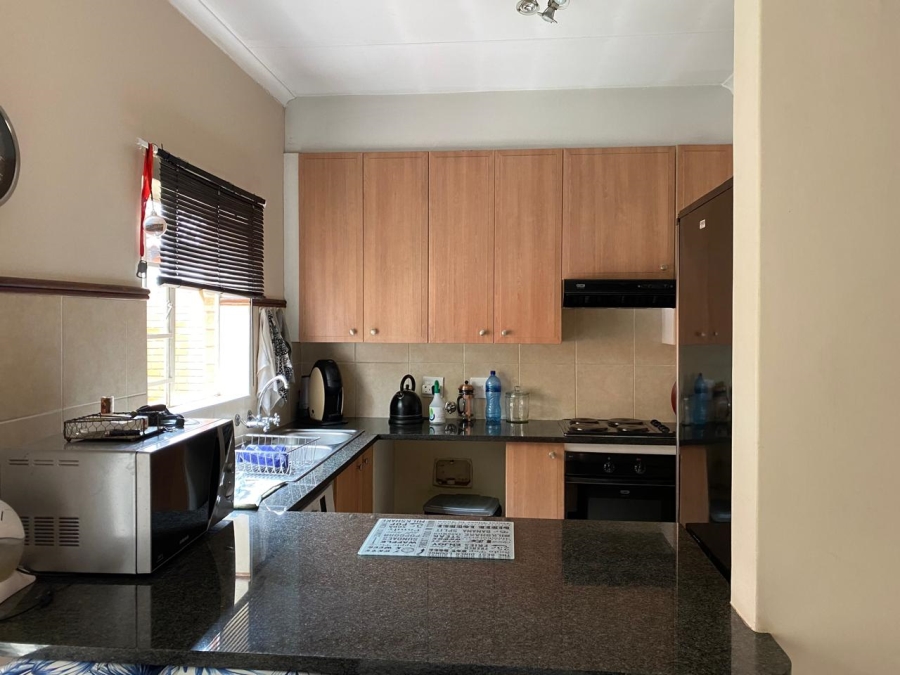2 Bedroom Property for Sale in Monavoni Gauteng