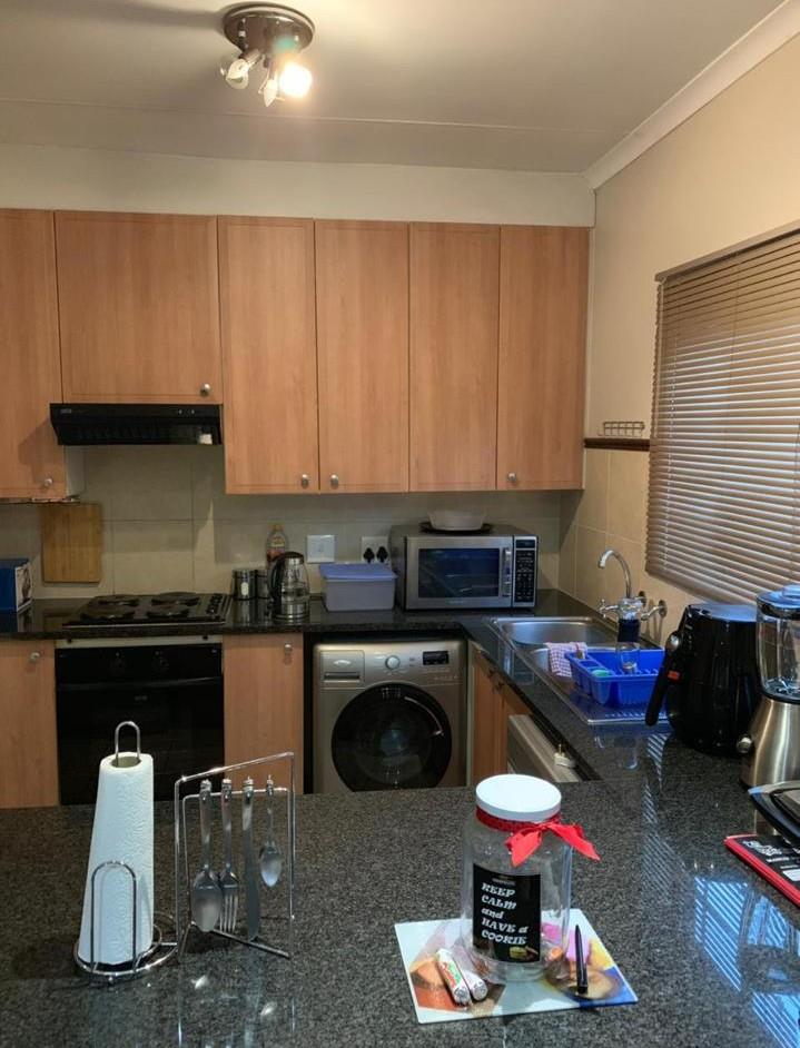 2 Bedroom Property for Sale in Monavoni Gauteng