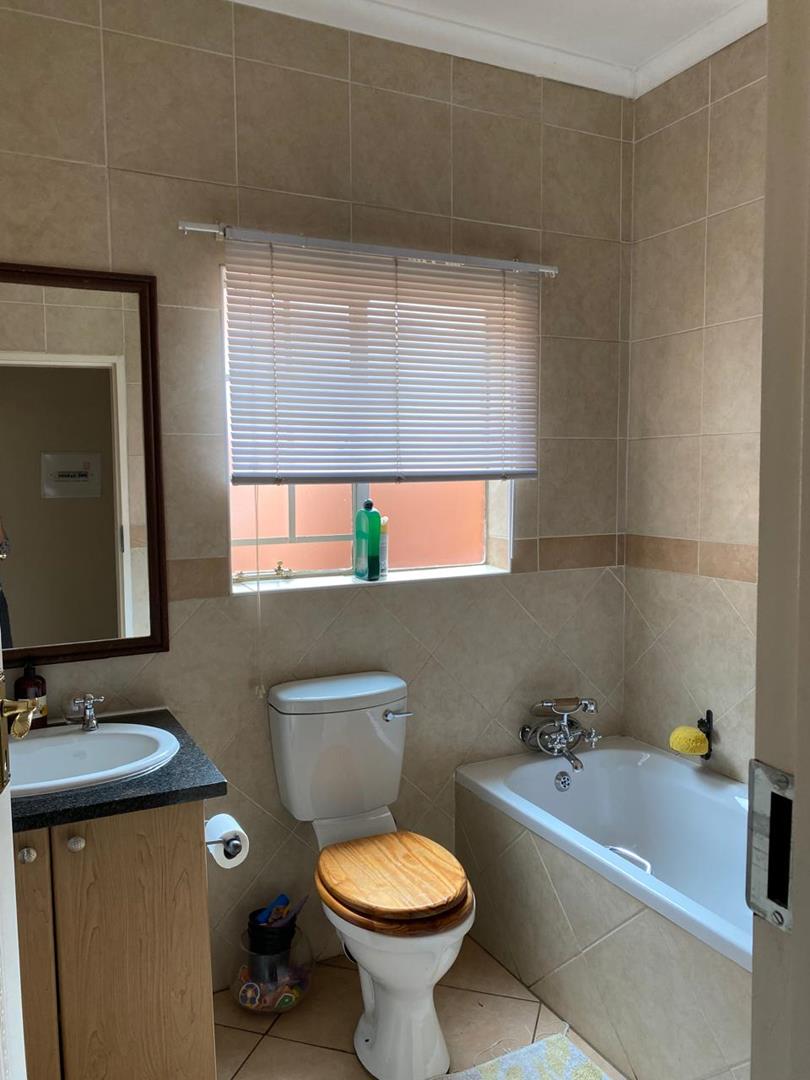 2 Bedroom Property for Sale in Monavoni Gauteng